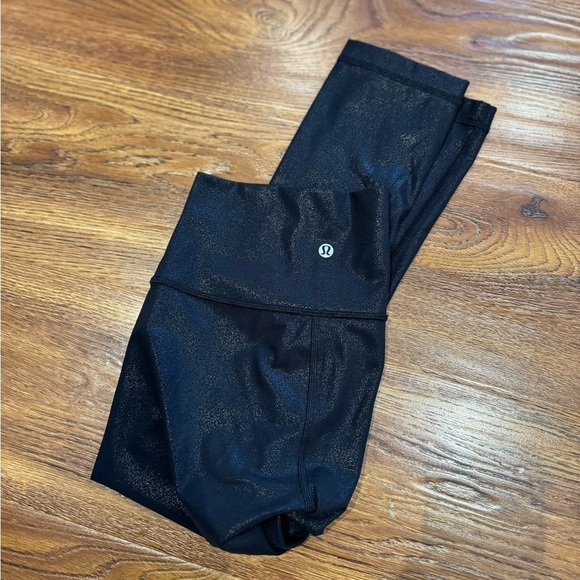 NWOT LULULEMON ALIGN High-Rise Crop 21โ, Black Shine
(Size 2) - Picture 4 of 5